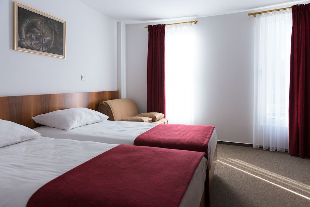 Standard Double Room - Photo 3