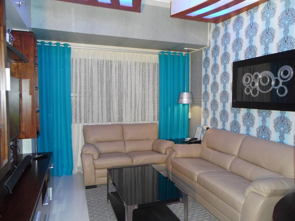 Luxury Condo, 2 Bedrooms, Poolside (Turquoise) photo 3