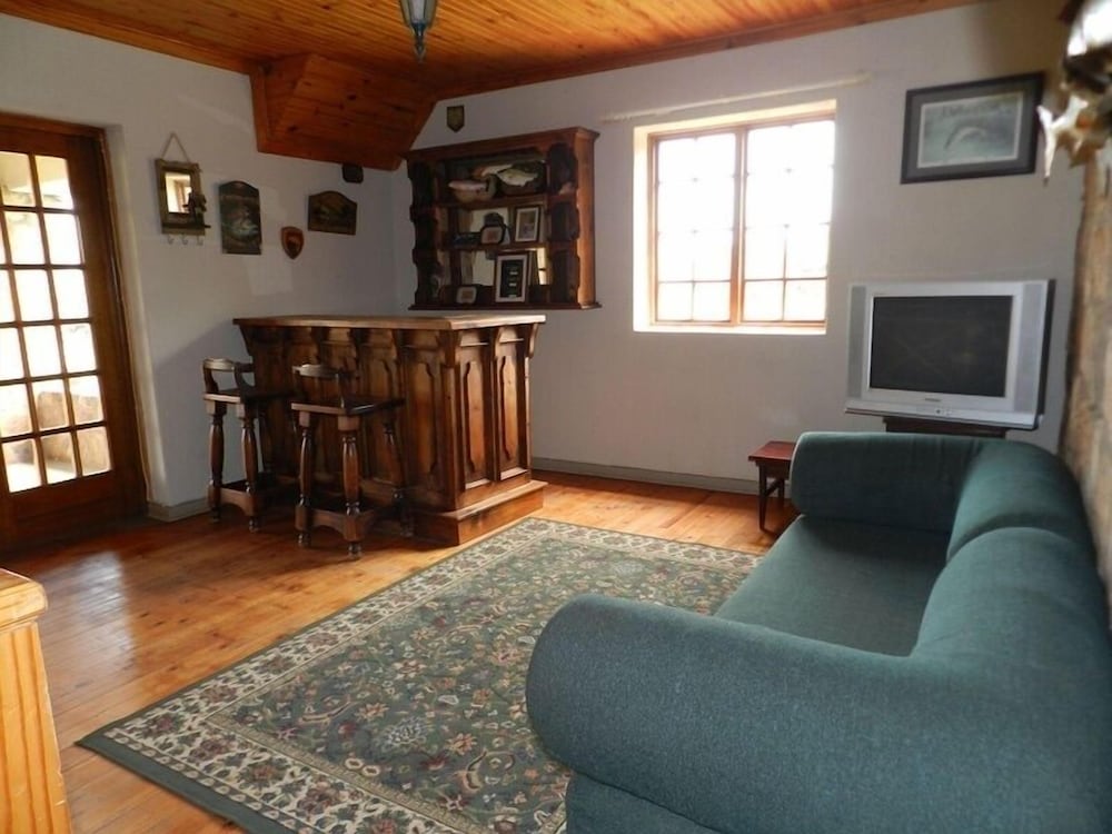 The Lodge (5)