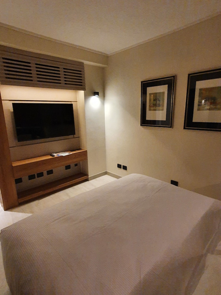 Standard Double Room, 1 King Bed, Non Smoking — the supplier's photographs — photo 3
