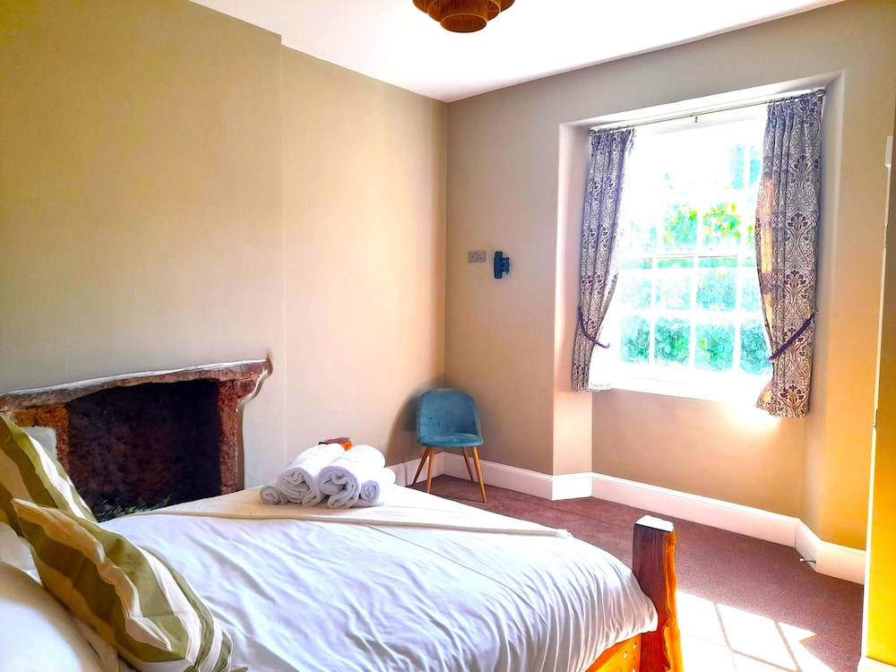 Standard Double Room, 1 King Bed photo 2