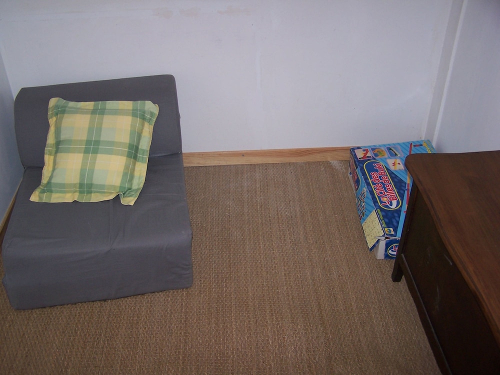 House, 2 Bedrooms photo 2