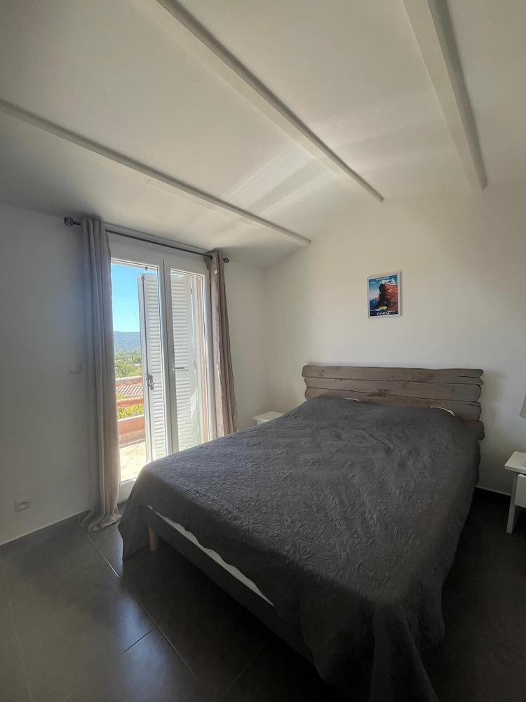 Comfort Villa, Park View, Garden Area photo 1
