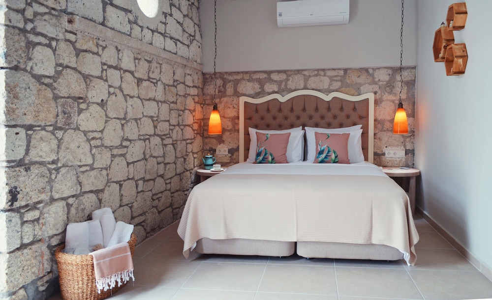 Basic Room, 1 Queen Bed, Non Smoking photo 1