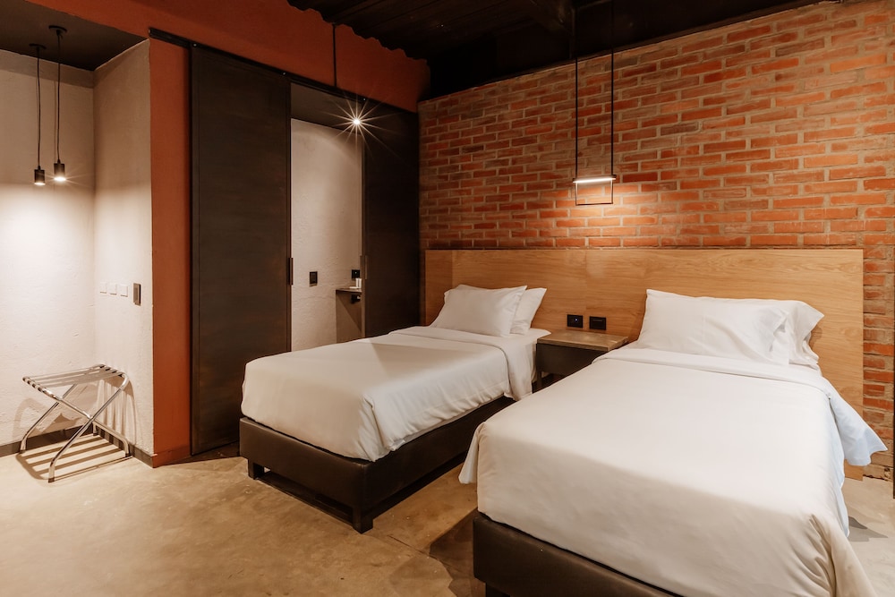 Classic Room (Standard) - Photo 7