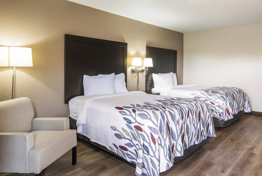 Deluxe Room, 1 King Bed, Non Smoking - Photo 2