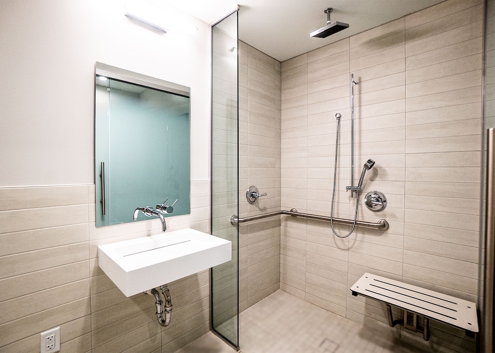 SOVA Accessible Room - Photo 5