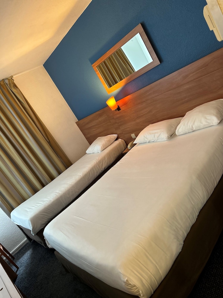 Standard Room, Multiple Beds