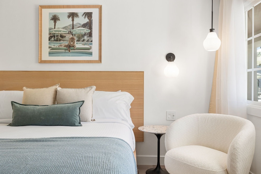 Grand Bungalow, Multiple Beds