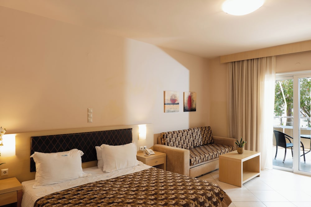 Double Room (Land or Garden view) photo 1