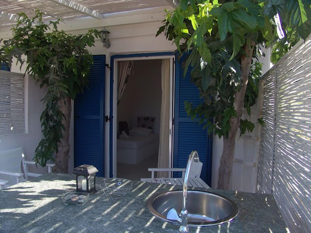 Double Room, Sea View, Ground Floor (1) photo 3