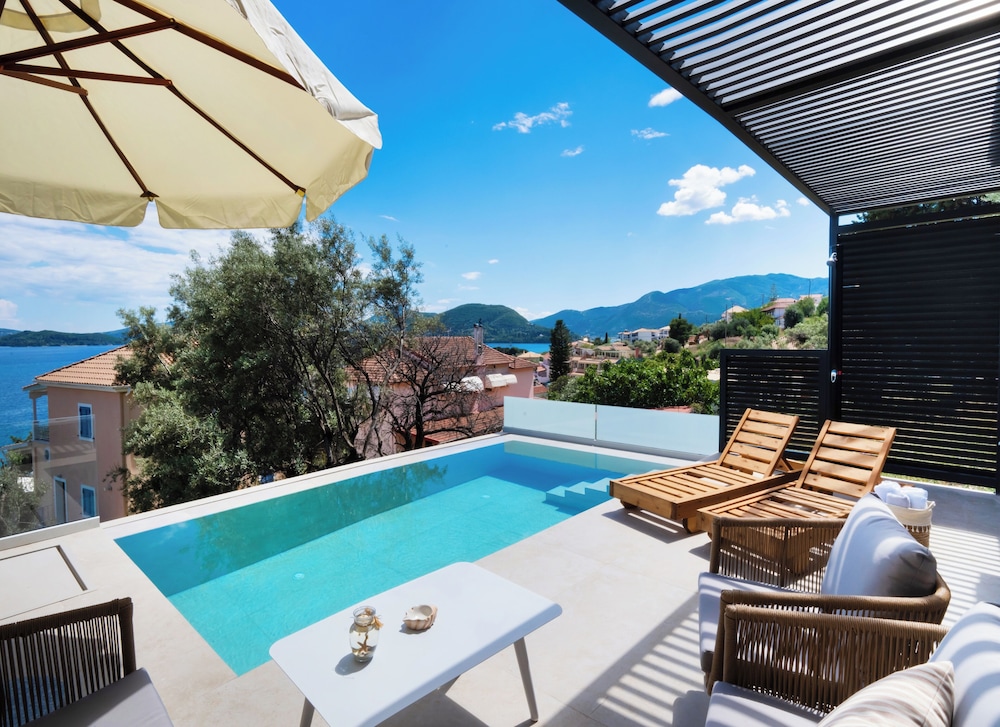 Luxury Apartment, Sea View, Poolside