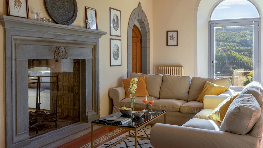 Villa photo 1