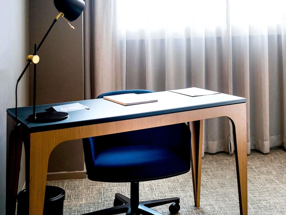 Executive Room, 1 King Bed, Bathtub (Club Lounge Access)