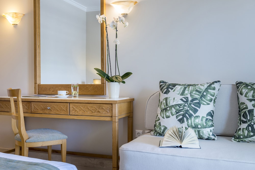 Twin Room - Photo 3