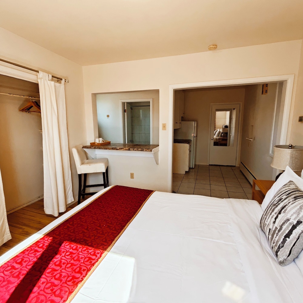 Room, 1 Queen Bed, Courtyard View