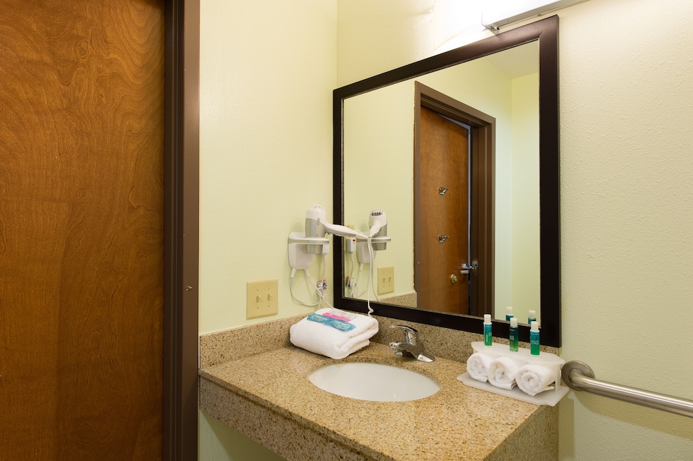 Standard Room, 1 King Bed, Accessible (Comm, Tub) - Photo 4