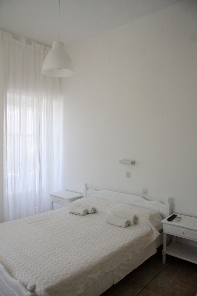Single Room, Sea View