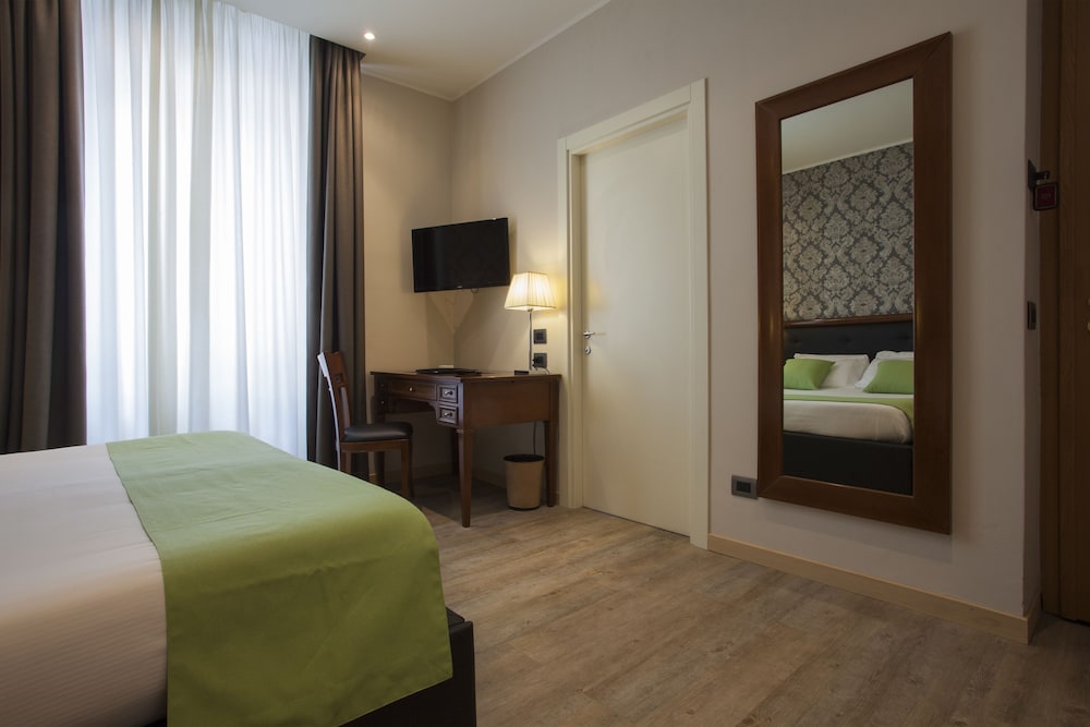 Standard Double or Twin Room - Photo 4