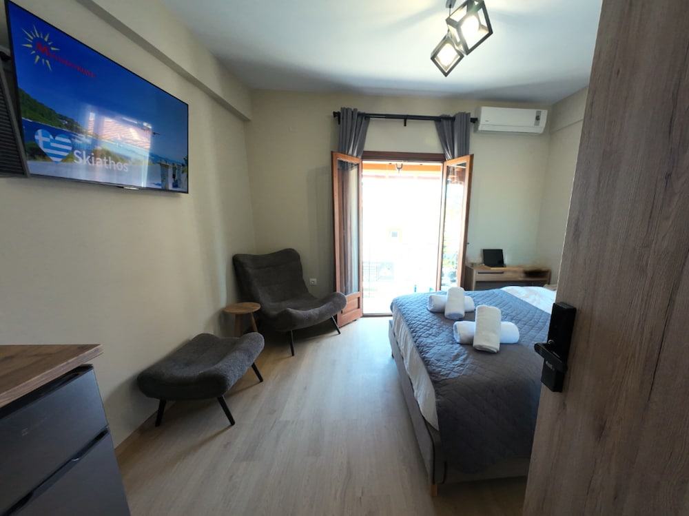 Room, Balcony, City View