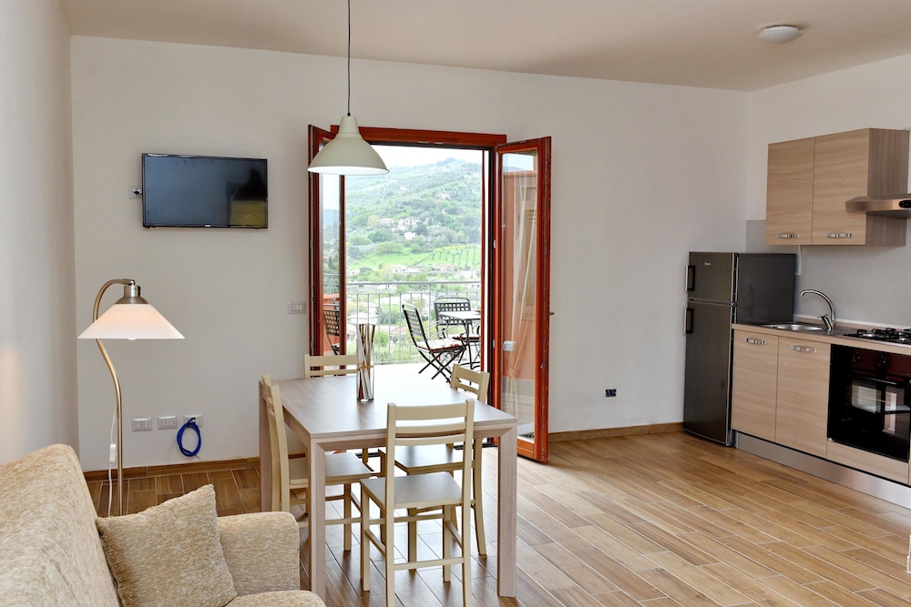 Duplex, 2 Bedrooms, 2 Bathrooms photo 3