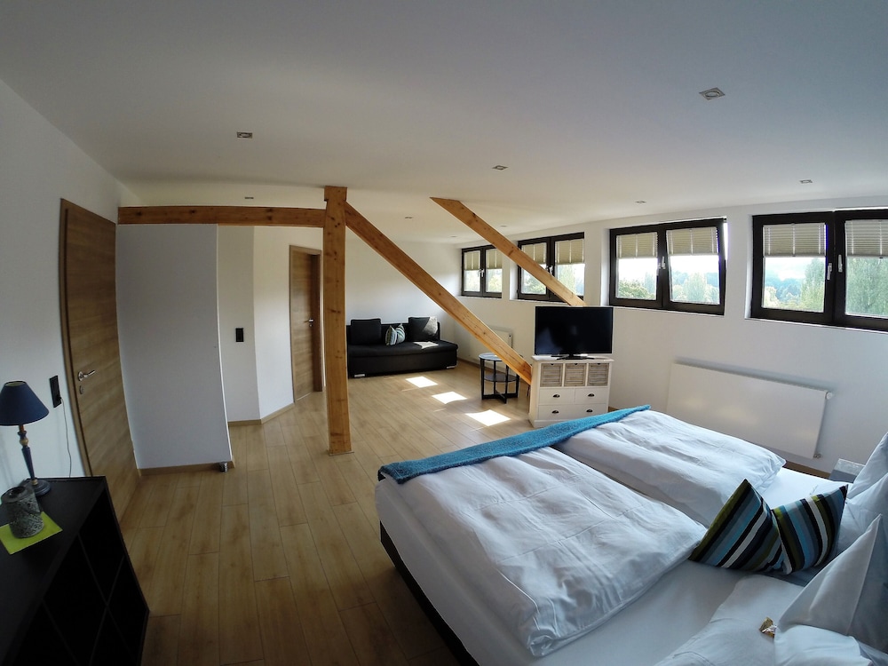Deluxe Double Room, Private Bathroom, River View photo 1