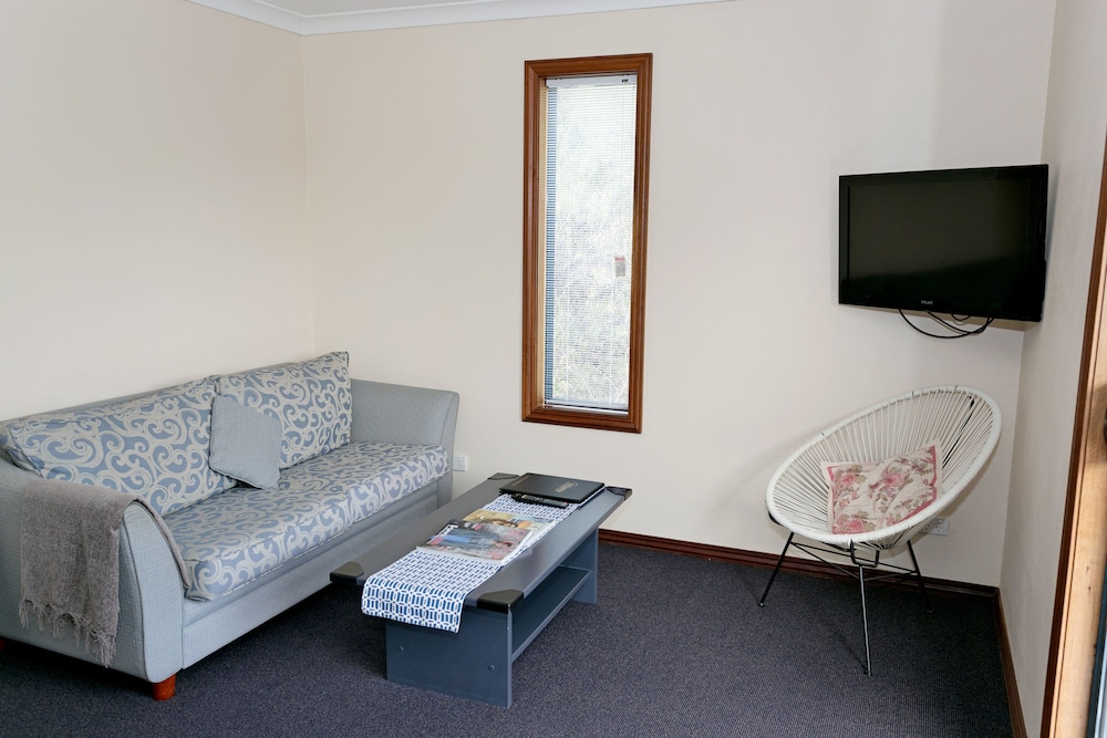 One-Bedroom Apartment with Spa Bath - Photo 8