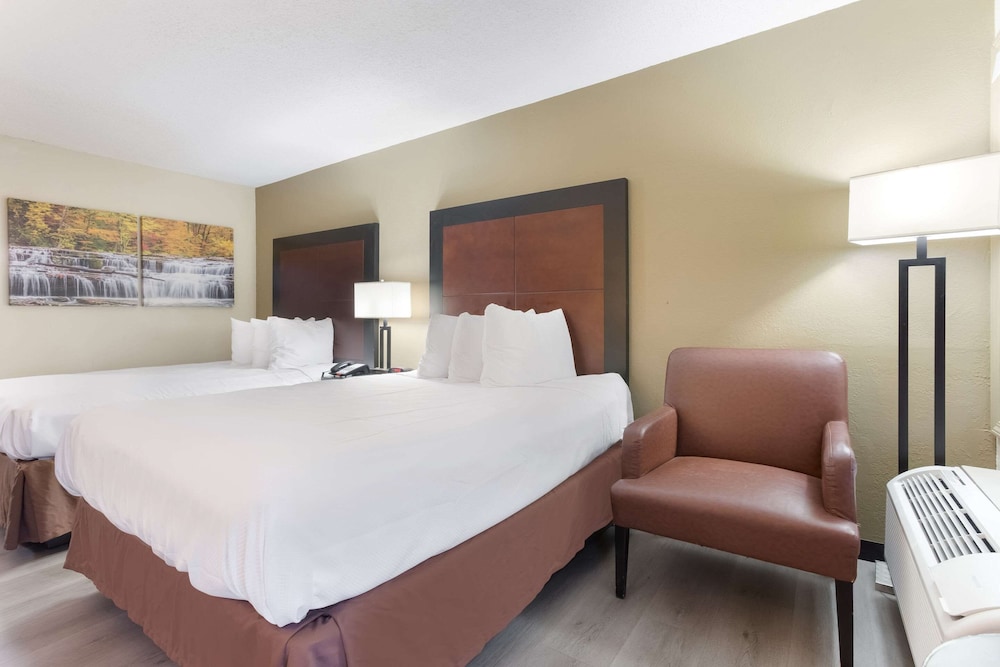 Standard Room, 2 Queen Beds photo 1