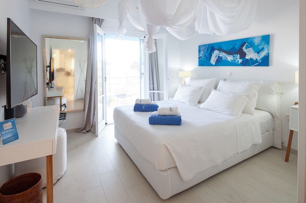 Exclusive Studio Suite, 1 Bedroom, Fireplace, Garden View