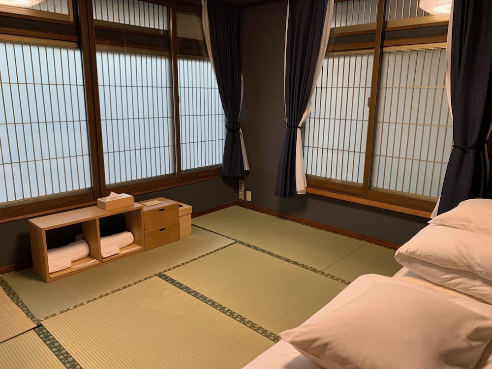 Sakura - Photo 2