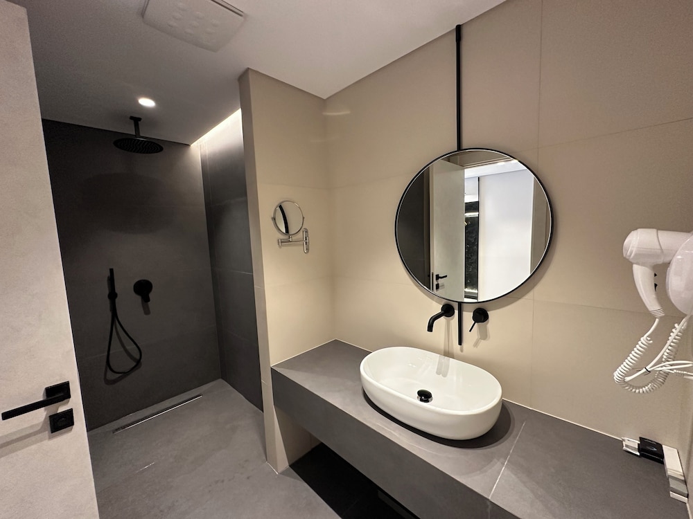 Deluxe Double Room, 1 King Bed, Balcony