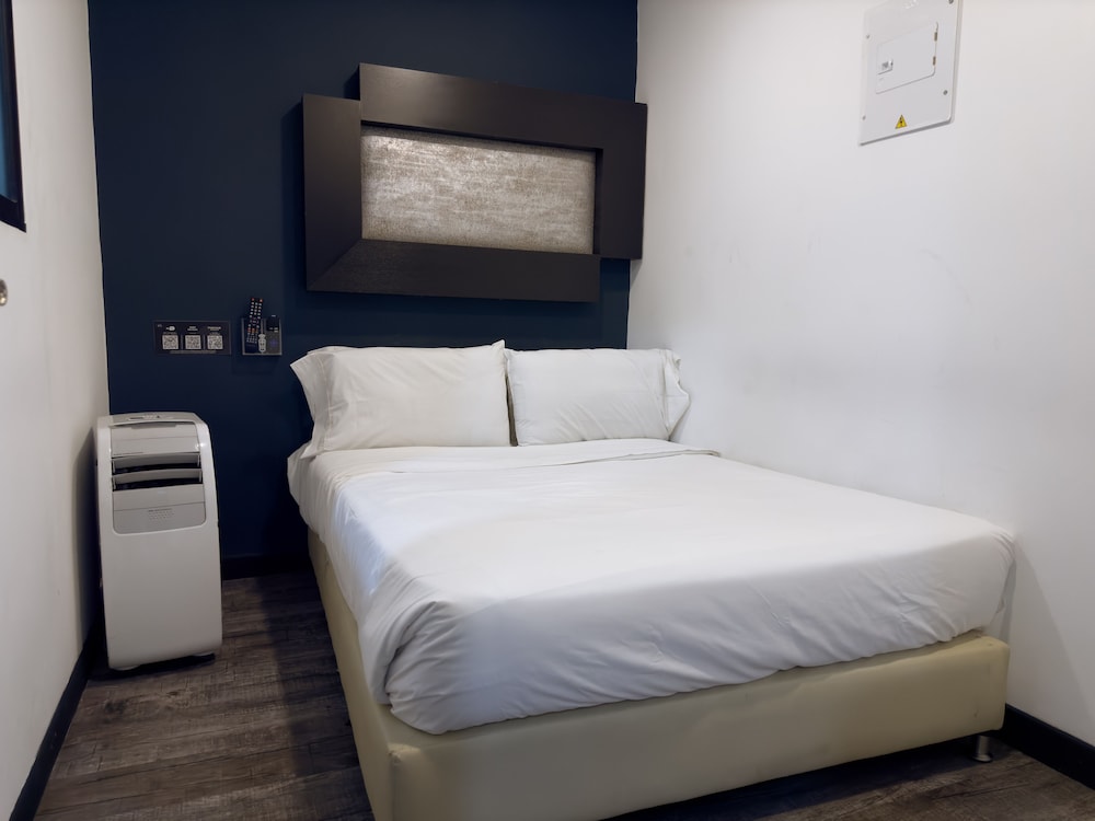 Small 2-Bedroom apartment with jacuzzi photo 3