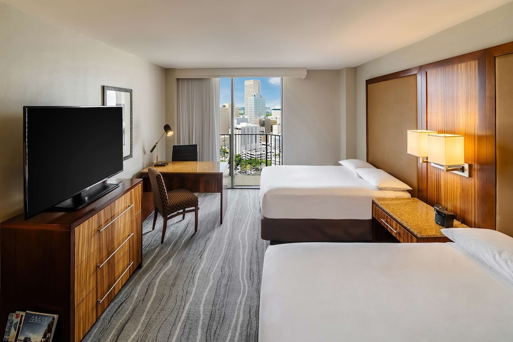 Room, 2 Double Beds thumbnail 5