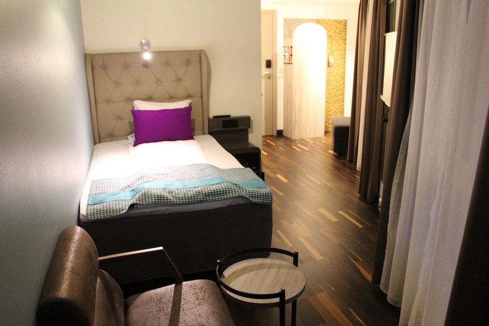 Single Room photo 2