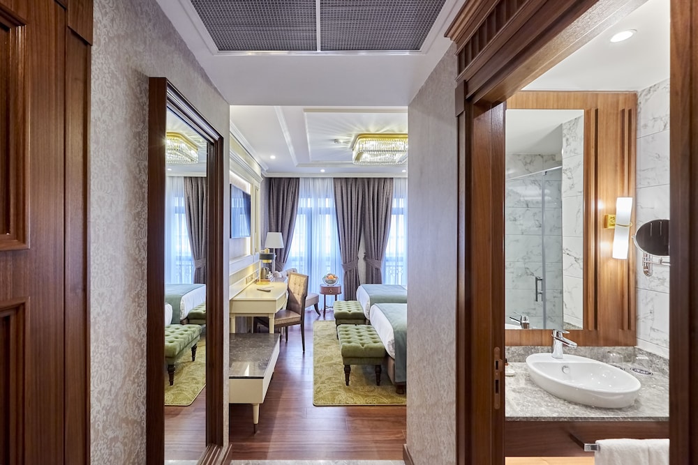 Deluxe Twin Room photo 2