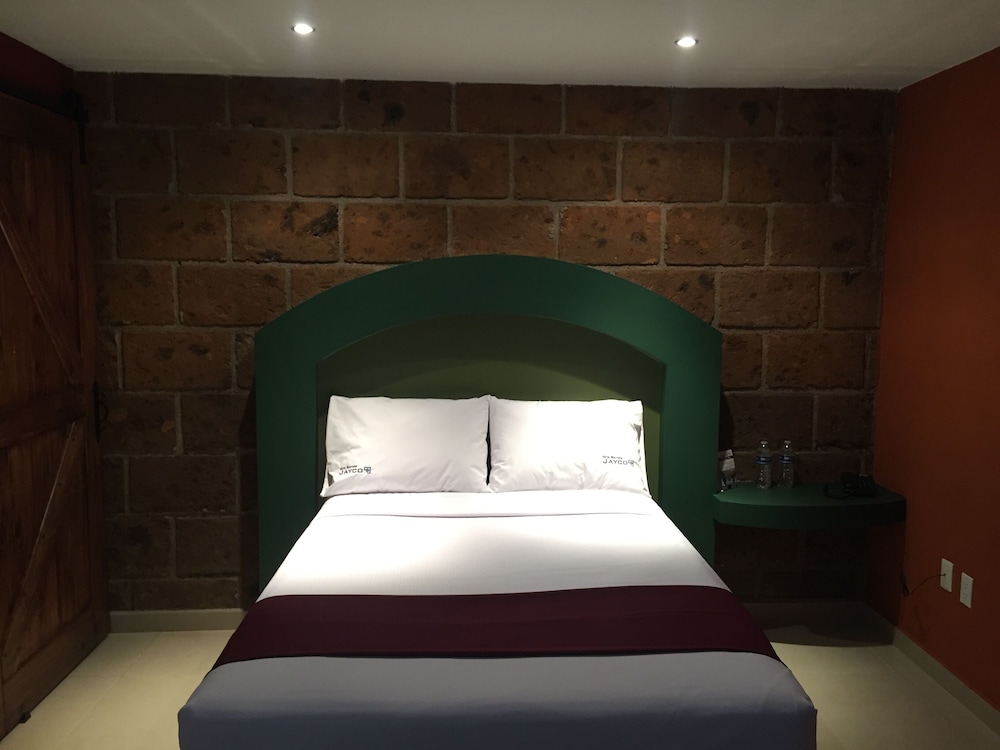 Comfort Room, Garden View