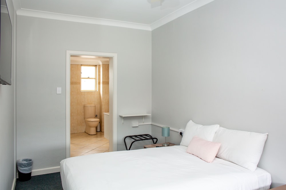 Double Room with Private Bathroom - Photo 1