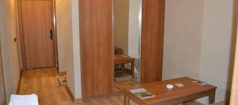 Suite (3 People )