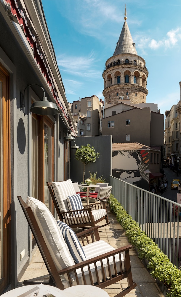 Galata Suite With Terrace thumbnail 5
