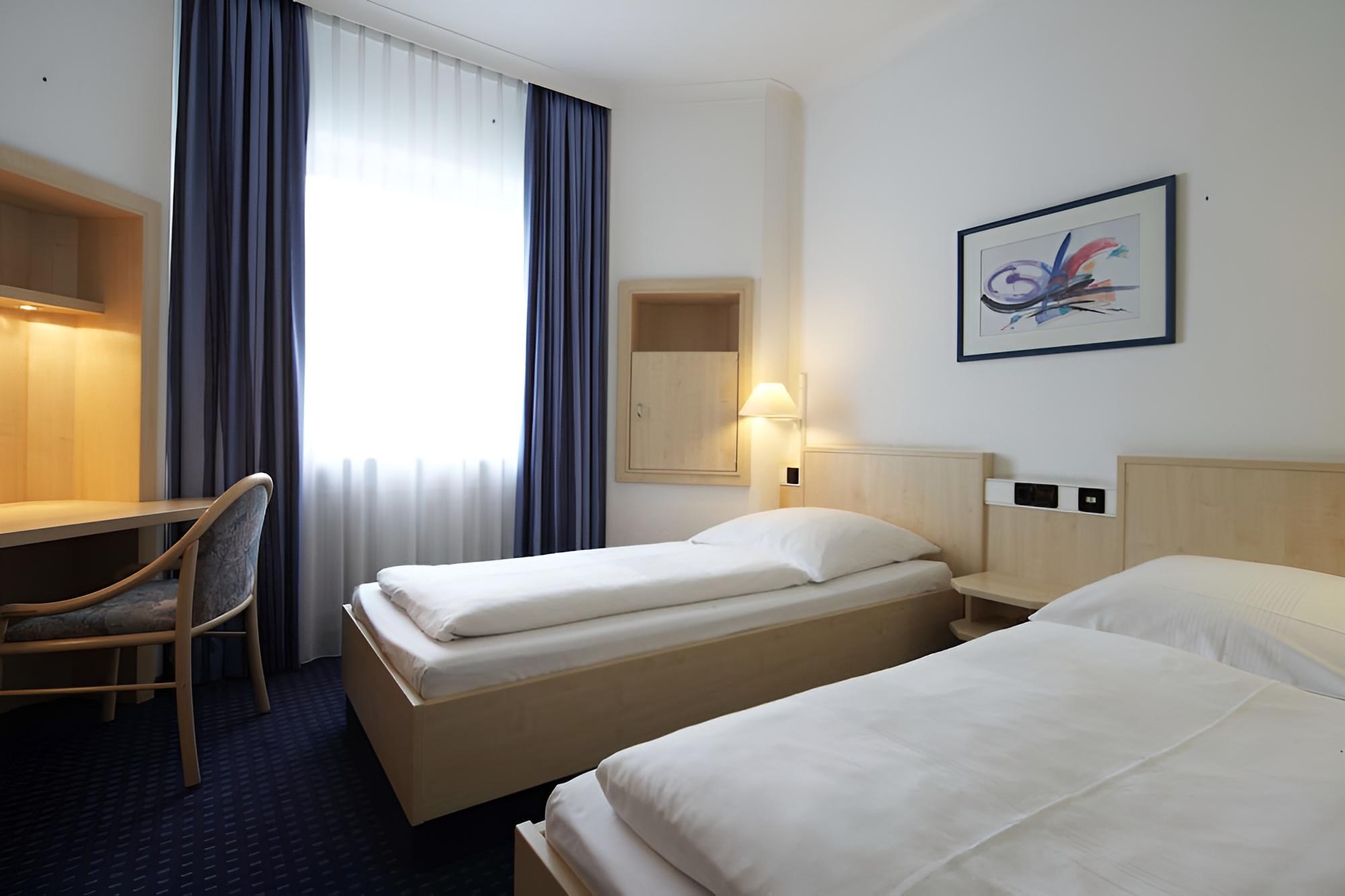 Business Twin Room photo 1