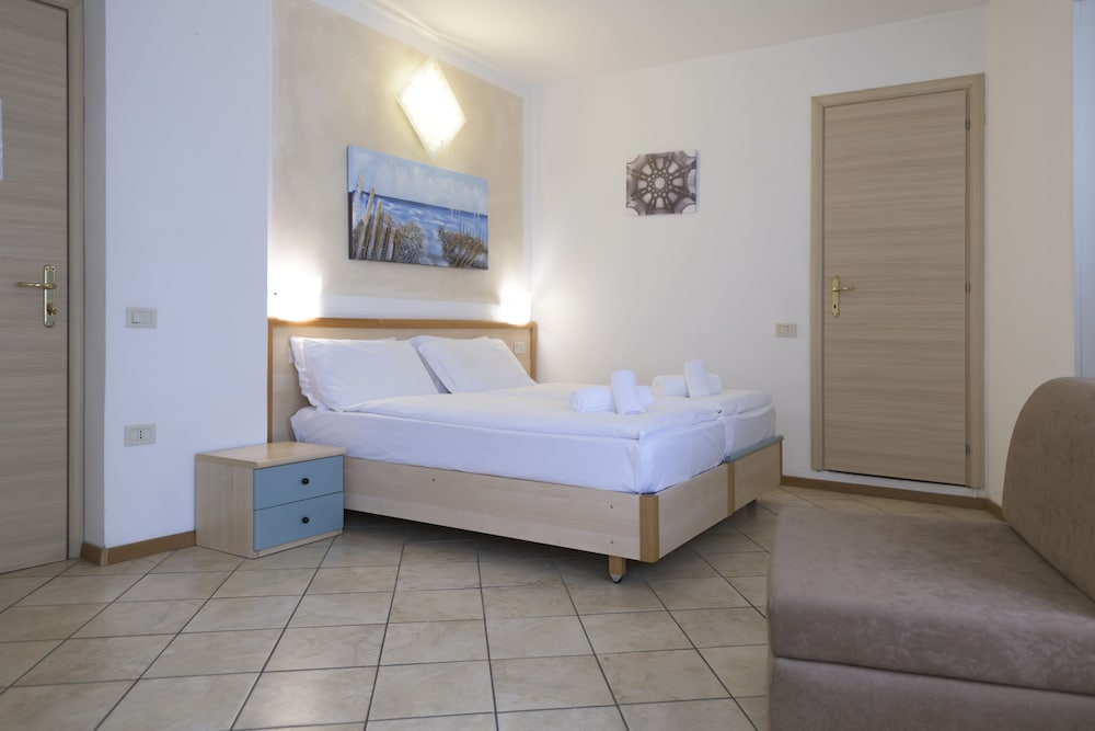Basic Double Or Twin Room, Annex Building photo 2