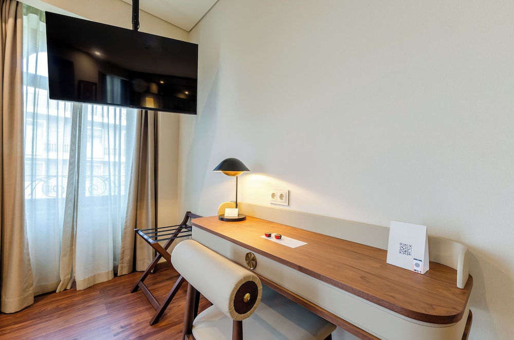 Executive Twin Room - Photo 3
