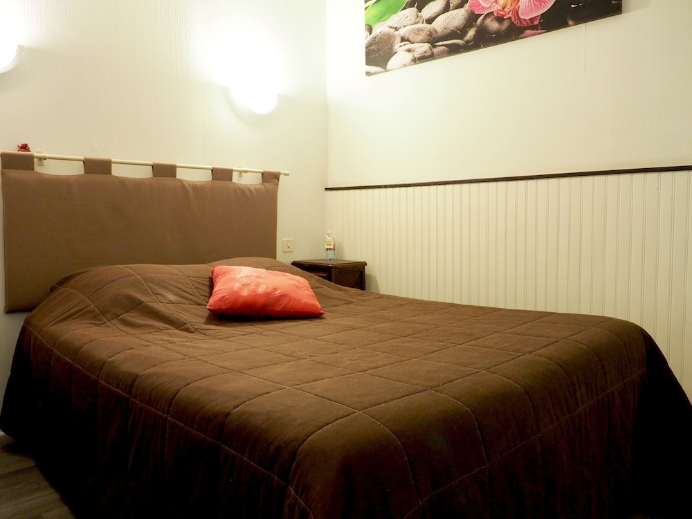 Standard Double Room photo 2