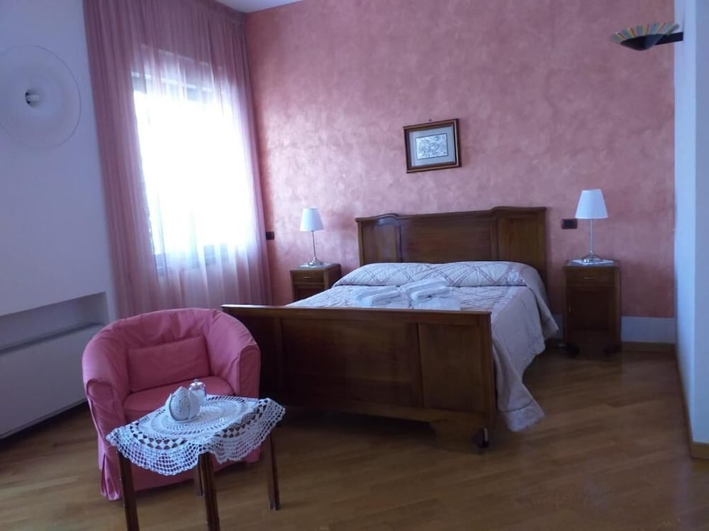 Superior Double Room (Pompei) photo 2