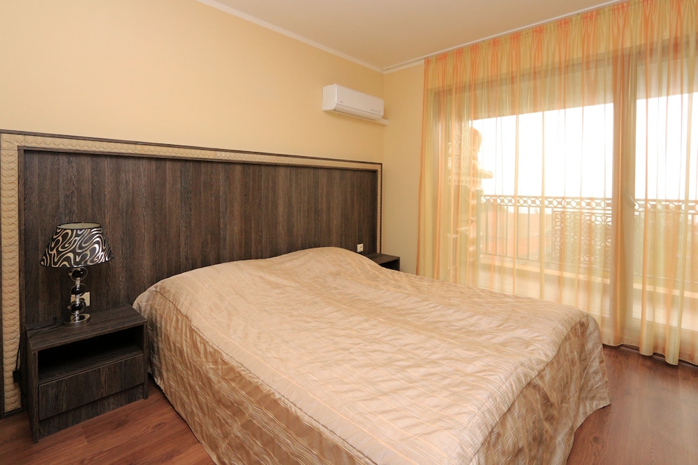 Apartment, 2 Bedrooms, Balcony photo 3