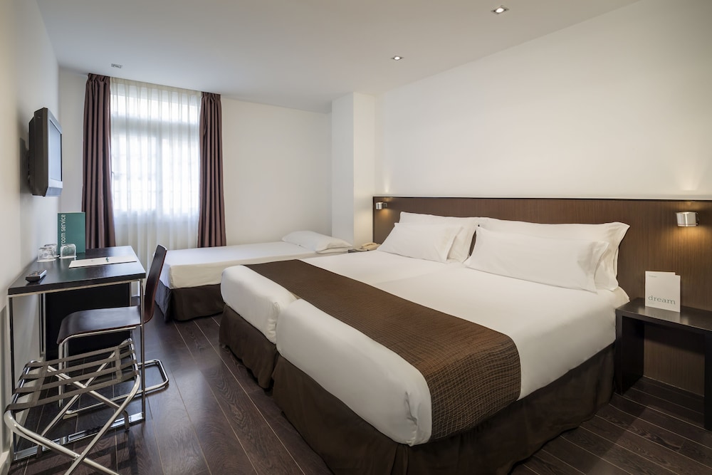Triple Room - Photo 1