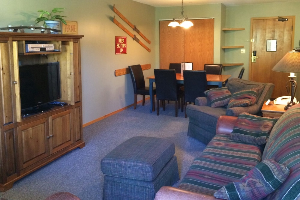 Condo, 2 Bedrooms (Unit 210)