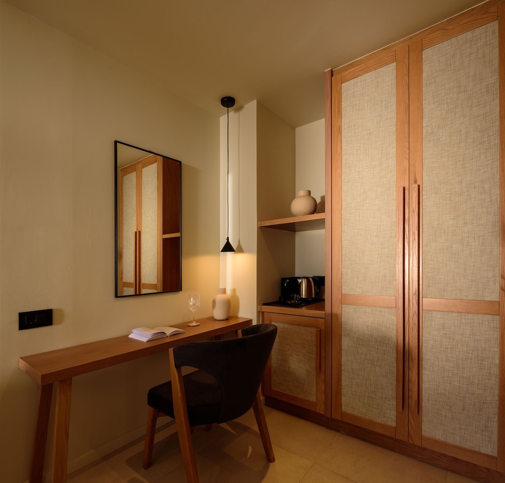 Senior Suite with Private Pool - Hot Tub and Sea View