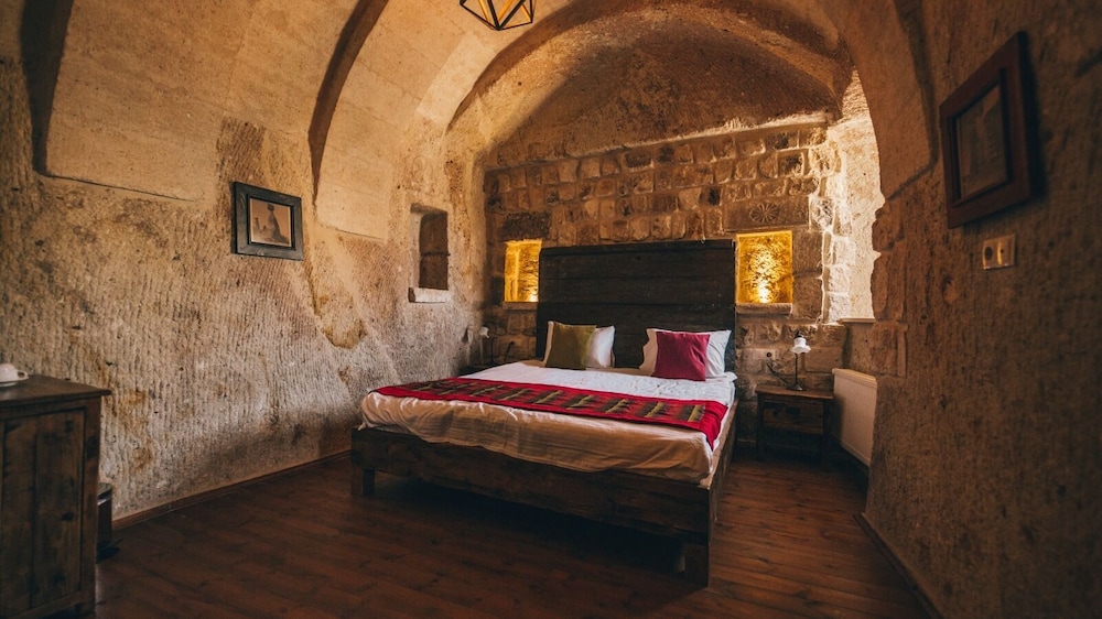 Deluxe Room - Photo 19
