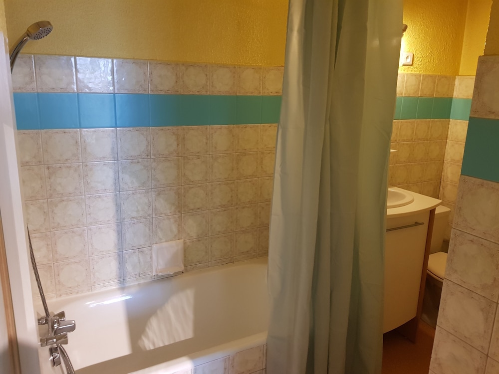 Standard Twin Room photo 2